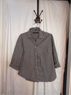 Harve Benard Black and White V-Neck Sweater